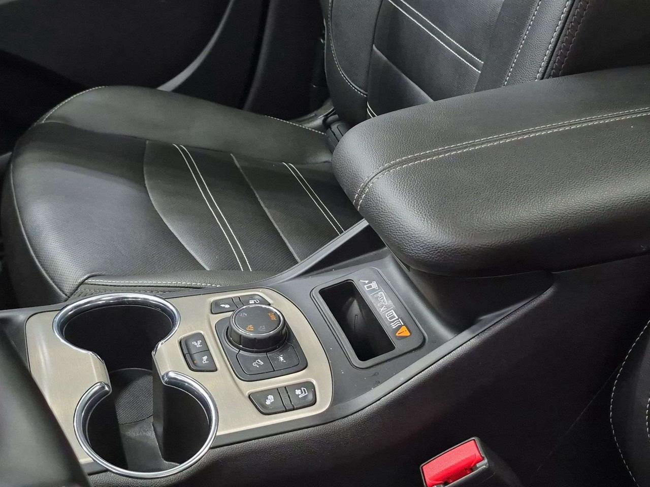 2024 GMC Terrain Denali 4x4, Heads Up Display, Pano Roof, 360 Cam! Photo