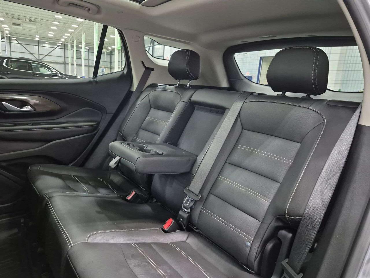 2024 GMC Terrain Denali 4x4, Heads Up Display, Pano Roof, 360 Cam! Photo