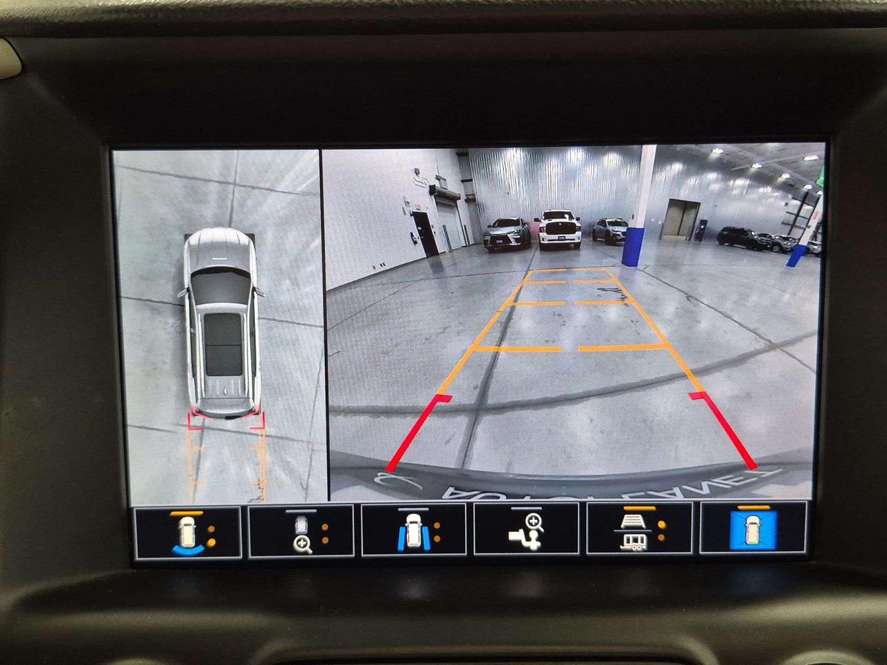 2024 GMC Terrain Denali 4x4, Heads Up Display, Pano Roof, 360 Cam! Photo