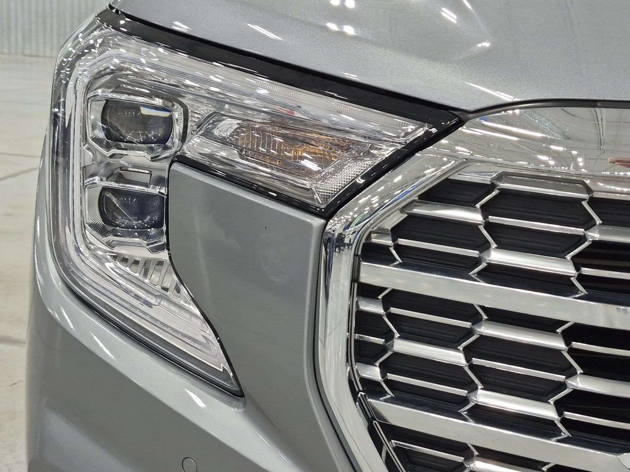 2024 GMC Terrain Denali 4x4, Heads Up Display, Pano Roof, 360 Cam! Photo