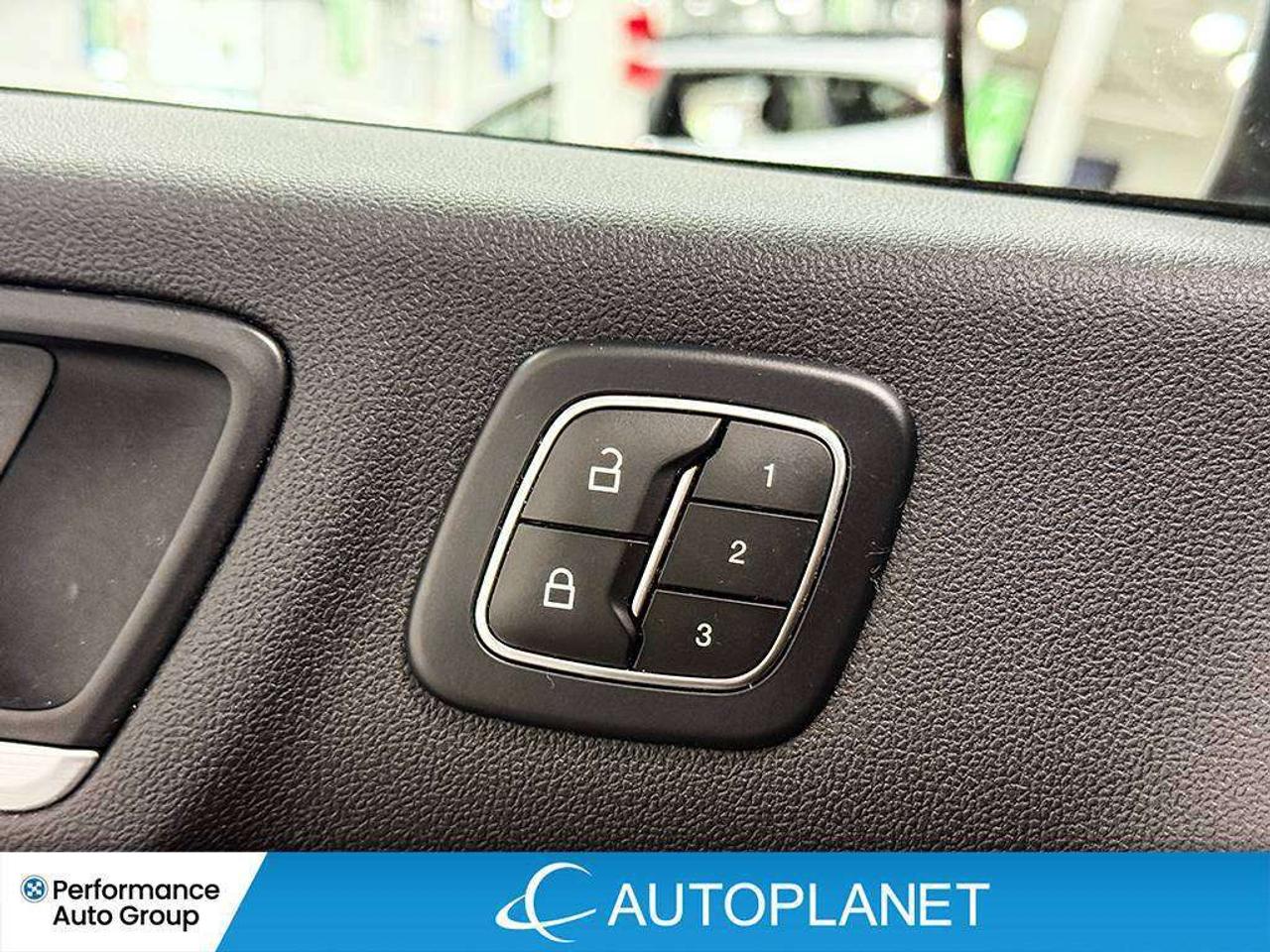 2024 Ford Escape Platinum AWD, Navi, 360 Cam, Android Auto! Photo