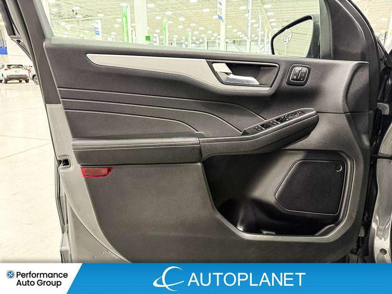 2024 Ford Escape Platinum AWD, Navi, 360 Cam, Android Auto! Photo