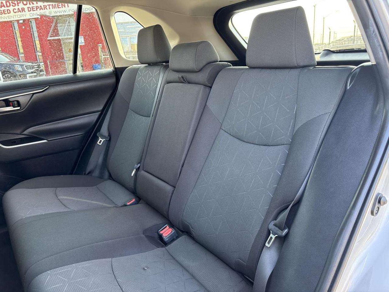 2024 Toyota RAV4 XLE AWD / CLEAN CARFAX Photo