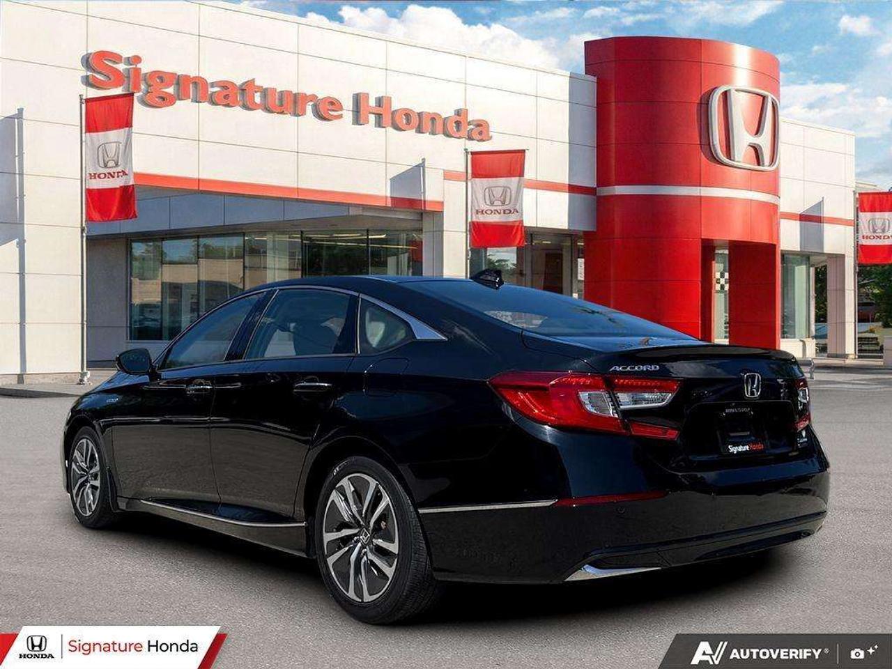2018 Honda Accord Touring Photo3