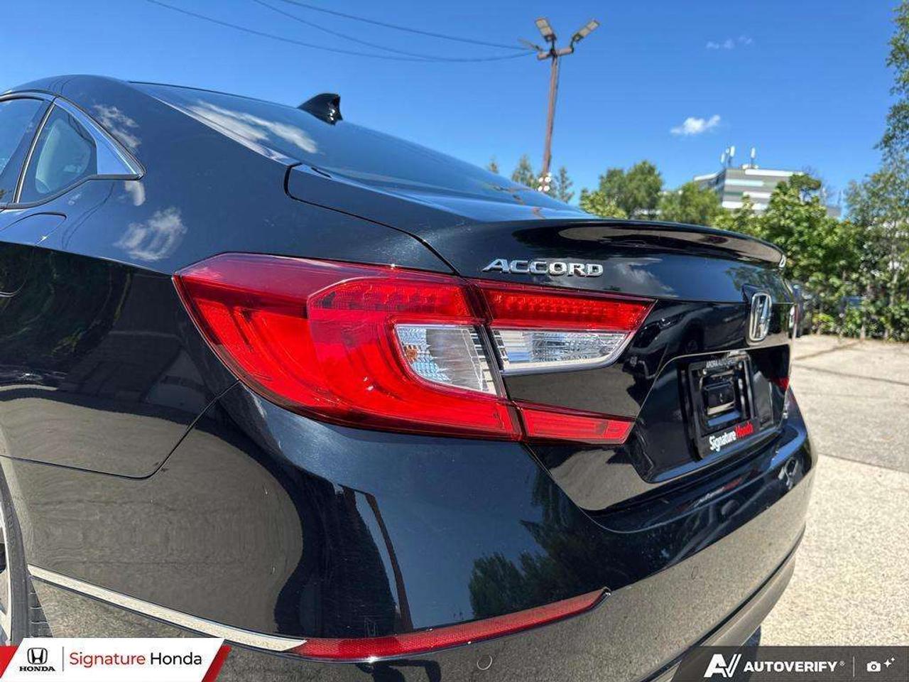 2018 Honda Accord Touring Photo