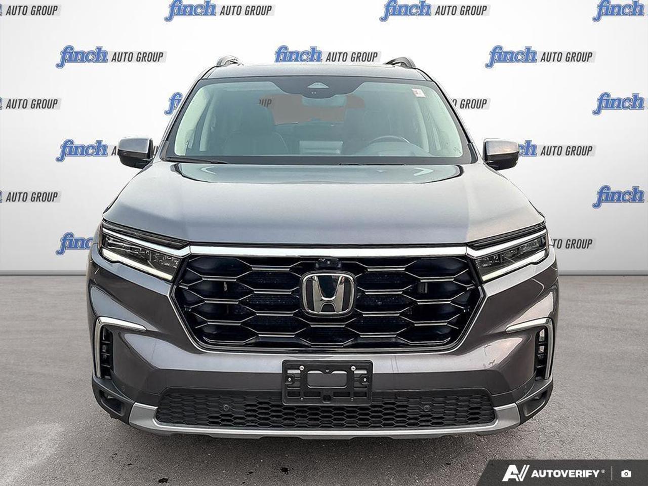 2023 Honda Pilot Touring 4dr All-Wheel Drive Photo1