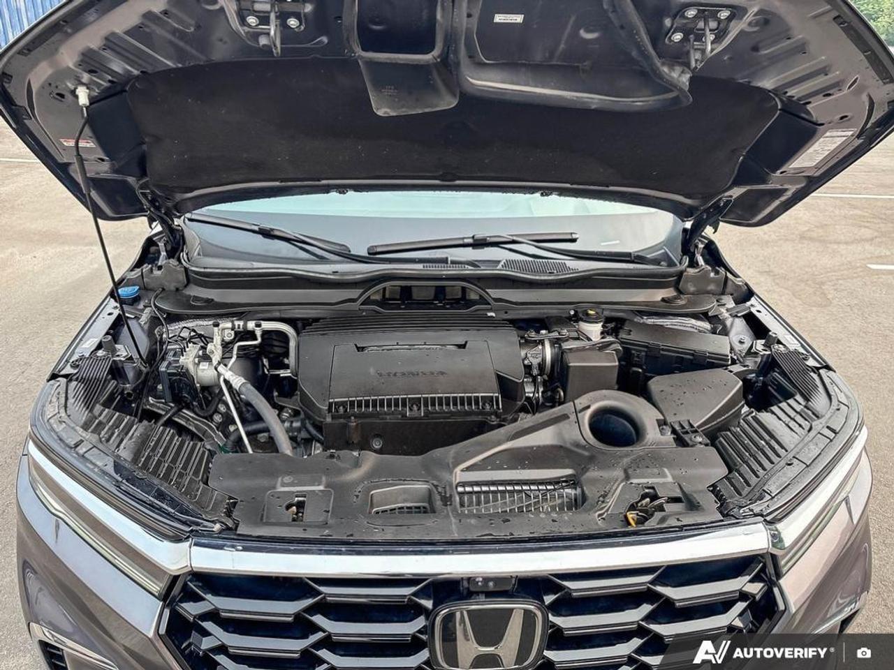 2023 Honda Pilot Touring 4dr All-Wheel Drive Photo