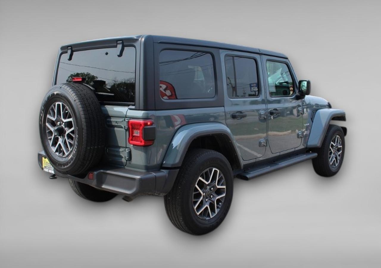 2024 Jeep Wrangler Sahara*LowKs*4x4*Heated Seats*CarPlay*Rear Cam Photo4