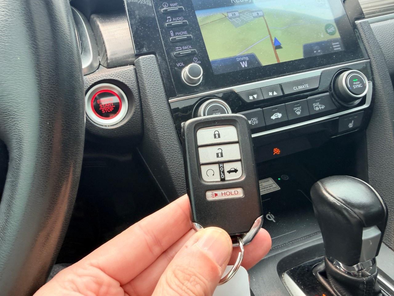 2019 Honda Civic Sedan Touring CVT Sedan Photo