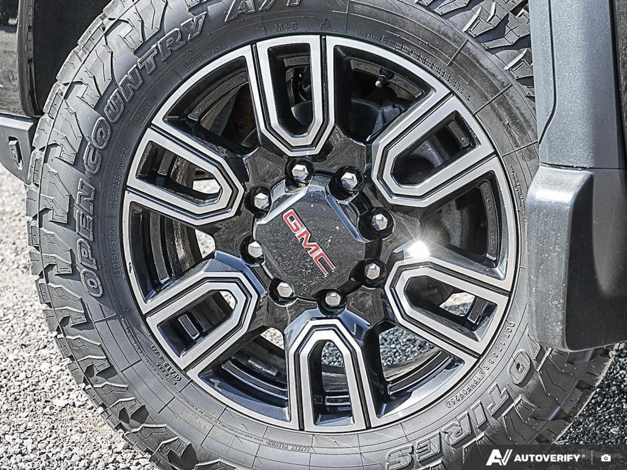 2023 GMC SIERRA 2500HD 4WD Crew Cab Long Box AT4 Photo