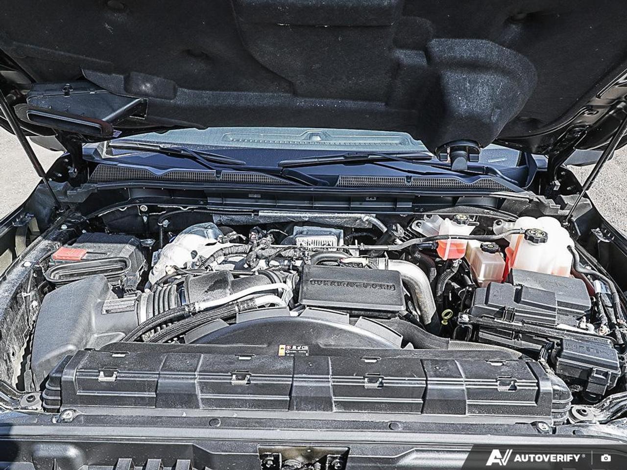 2023 GMC SIERRA 2500HD 4WD Crew Cab Long Box AT4 Photo
