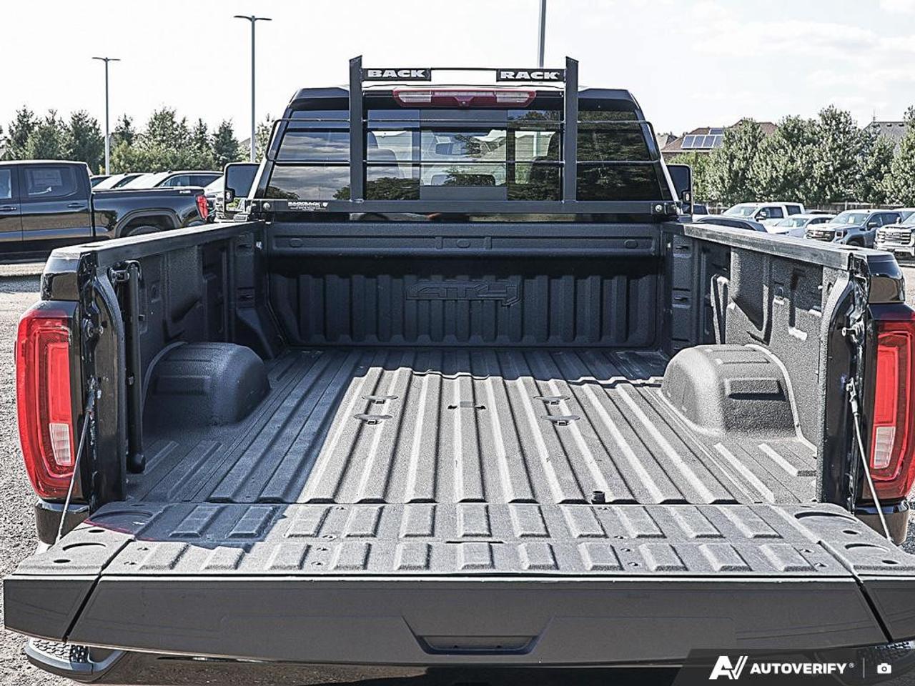 2023 GMC SIERRA 2500HD 4WD Crew Cab Long Box AT4 Photo