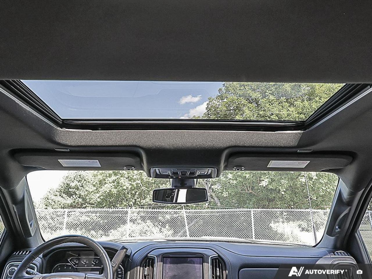 2023 GMC SIERRA 2500HD 4WD Crew Cab Long Box AT4 Photo