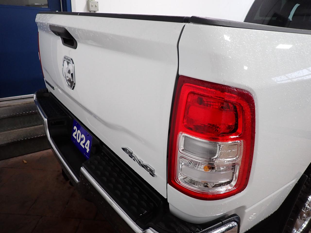 2024 RAM 2500 Big Horn 4WD CREW CAB 8' BOX *DIESEL* Photo