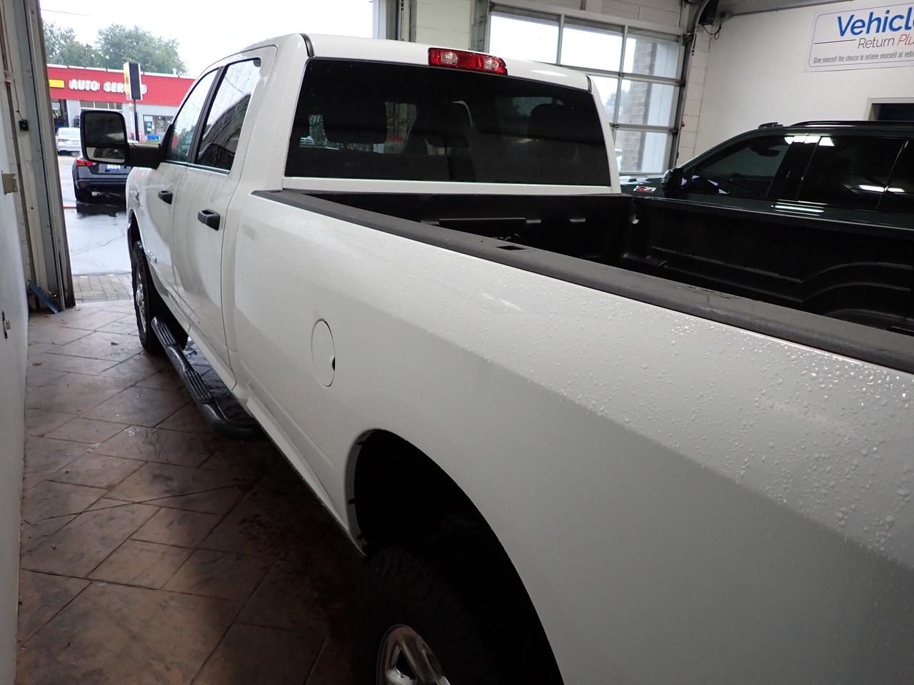 2024 RAM 2500 Big Horn 4WD CREW CAB 8' BOX *DIESEL* Photo