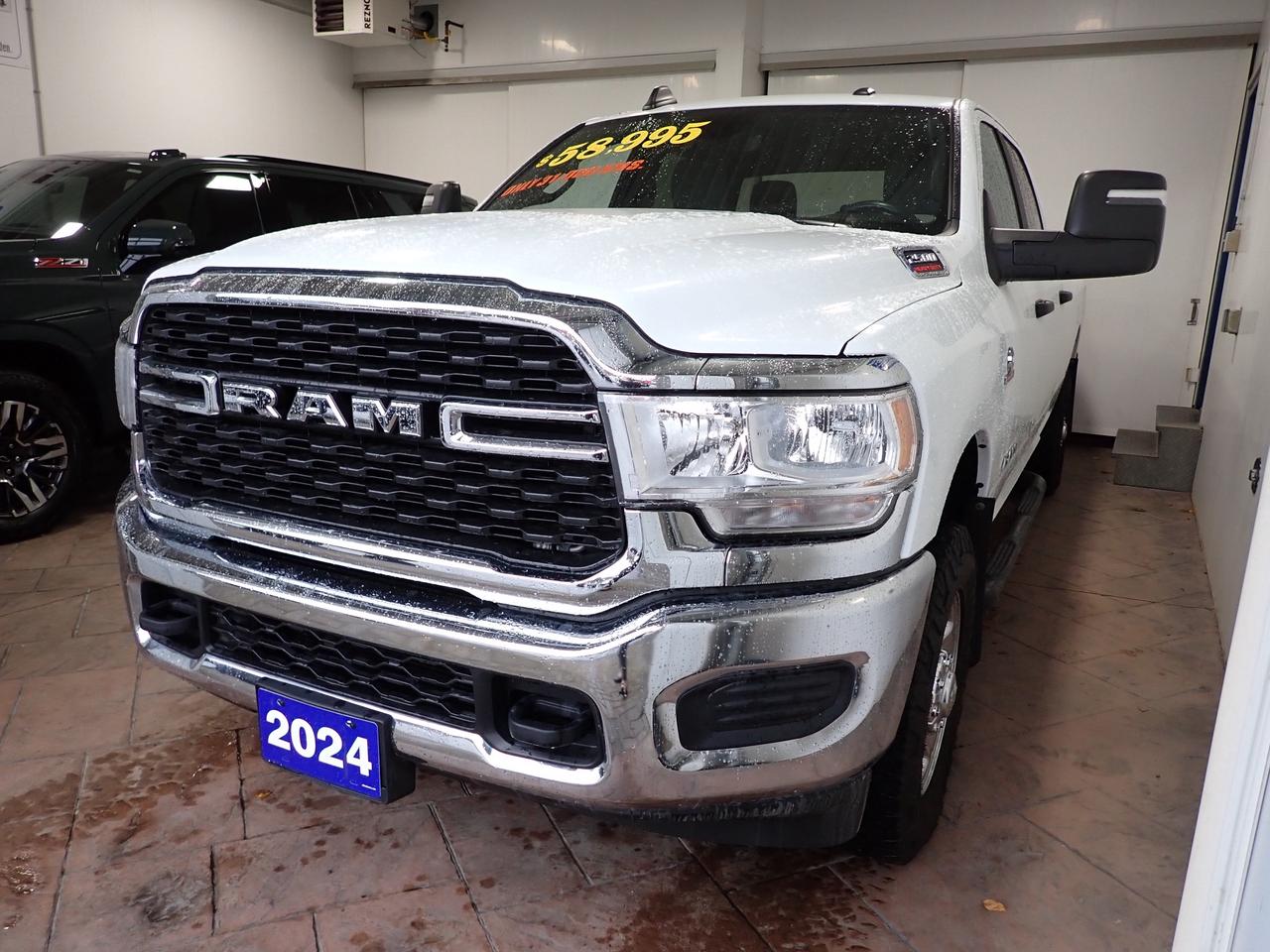 2024 RAM 2500 Big Horn 4WD CREW CAB 8' BOX *DIESEL* Photo