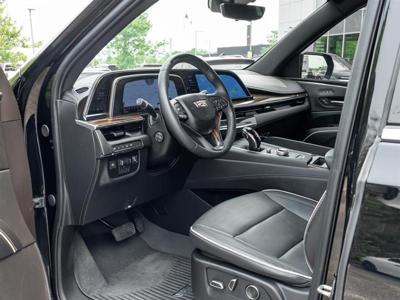 2023 Cadillac Escalade ESV Premium Luxury 4X4 Photo