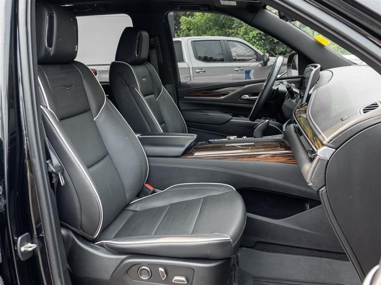 2023 Cadillac Escalade ESV Premium Luxury 4X4 Photo