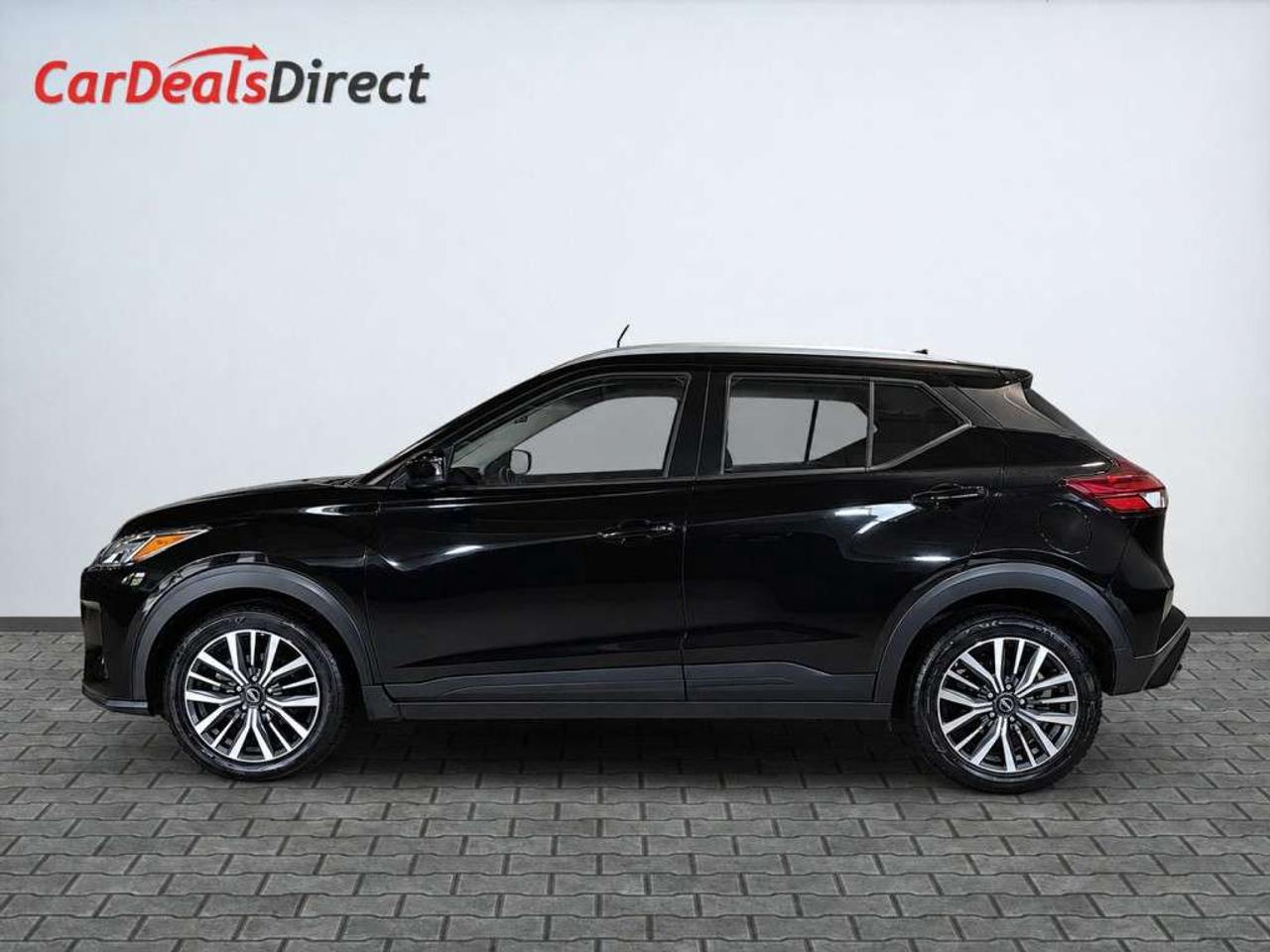 2025 Nissan Kicks S       Touchscreen with Apple CarPlay/Android Auto   Blind Spot   Backup Camera   Push Start   Clean Carfax   Heated Sea Photo