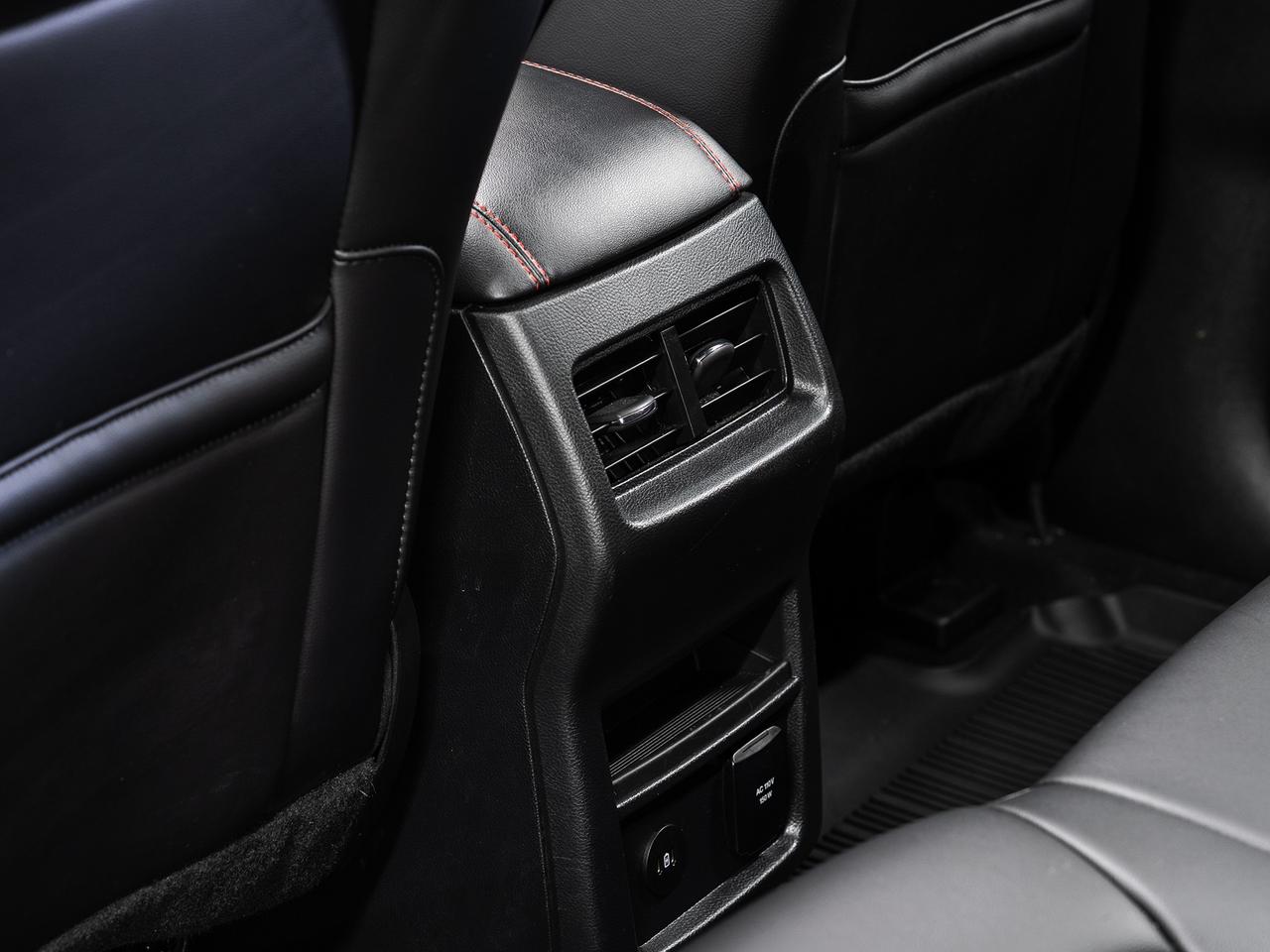 2024 Ford Edge ST-LINE AWD | Pano Roof | Leather | BSM | CarPlay