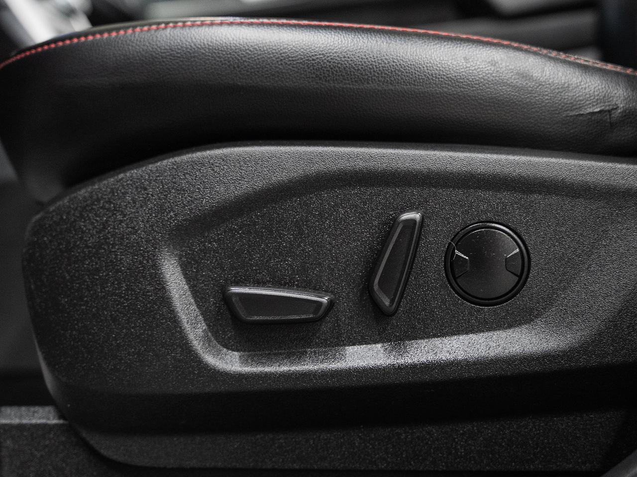 2024 Ford Edge ST-LINE AWD | Pano Roof | Leather | BSM | CarPlay