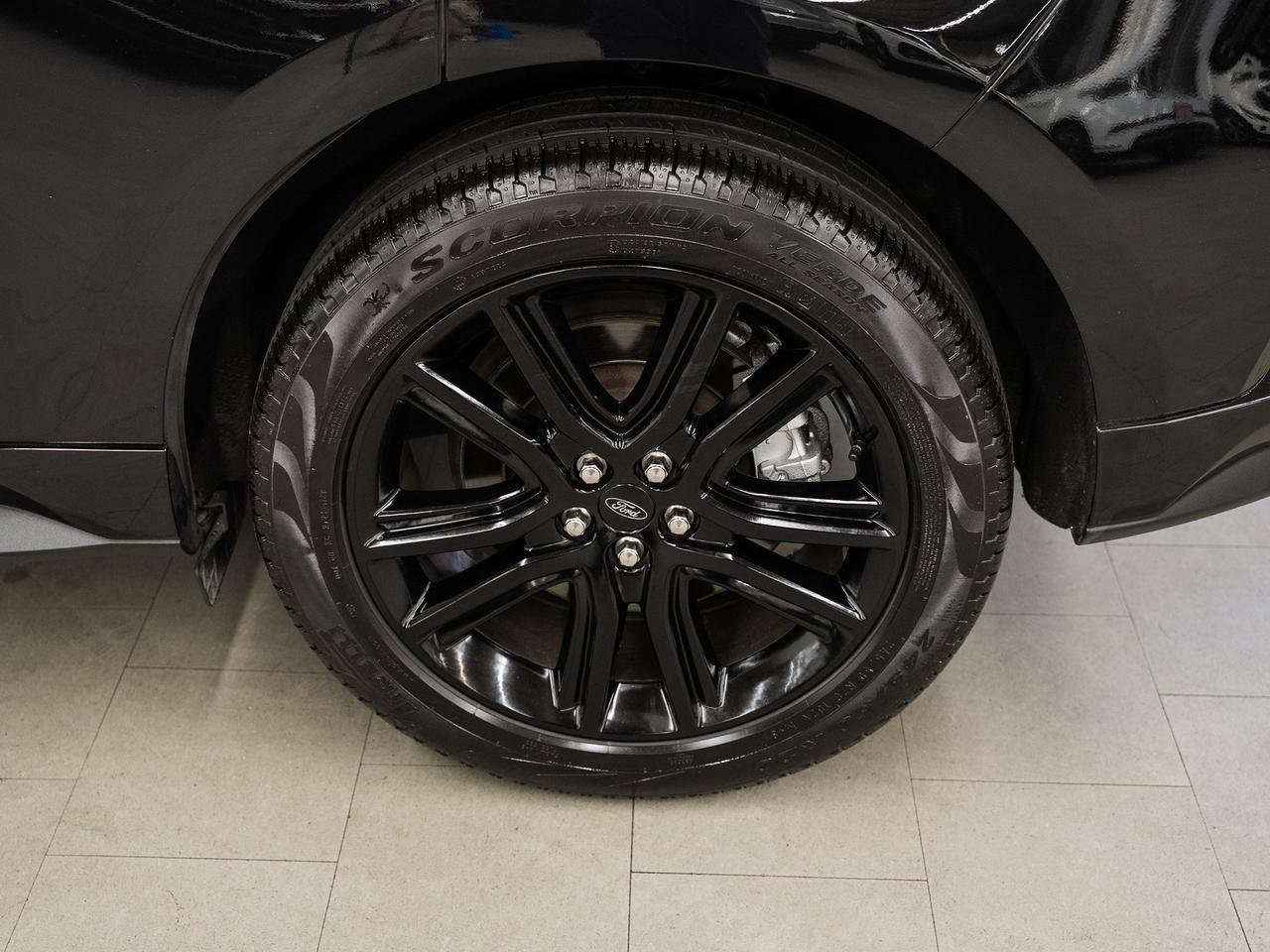 2024 Ford Edge ST-LINE AWD | Pano Roof | Leather | BSM | CarPlay