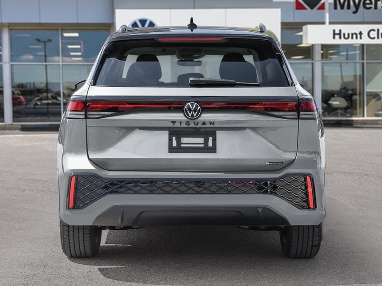 2026 Volkswagen Tiguan Comfortline R-Line Black Edition Photo