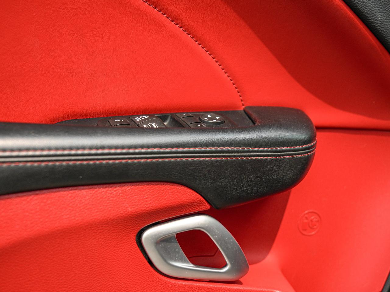 2016 Dodge Challenger R/T SHAKER Photo