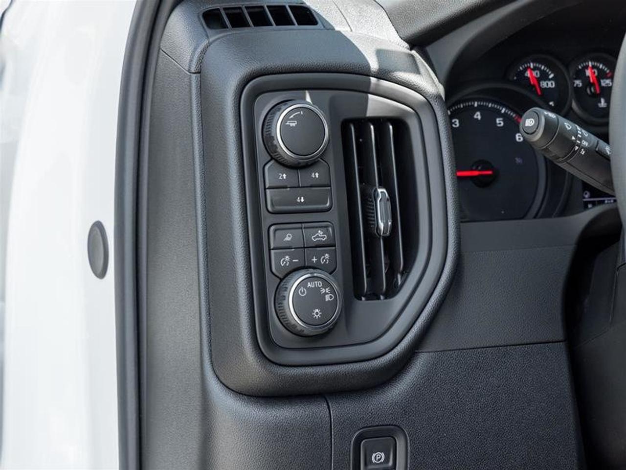 2026 Chevrolet Silverado 2500 HD CUSTOM Photo
