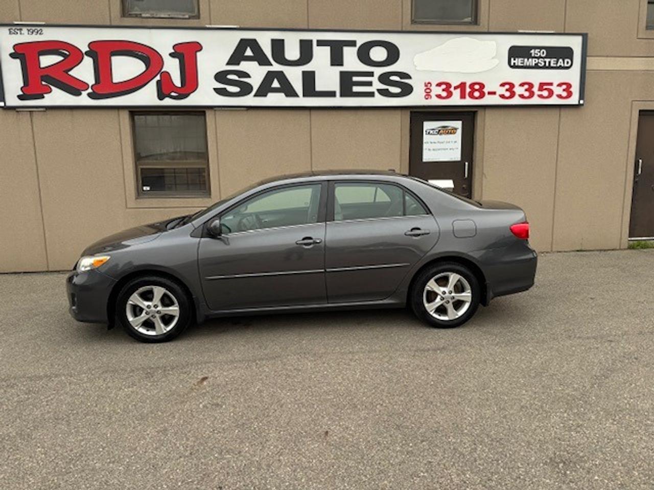 <p>only 89000km accident free clean carfax&nbsp; power seat,alloy wheels power sunroof heated seats,climate control,heated mirrors,power options,comes with all season on rims and winter tires on rims no added fees or charges safety included.</p>