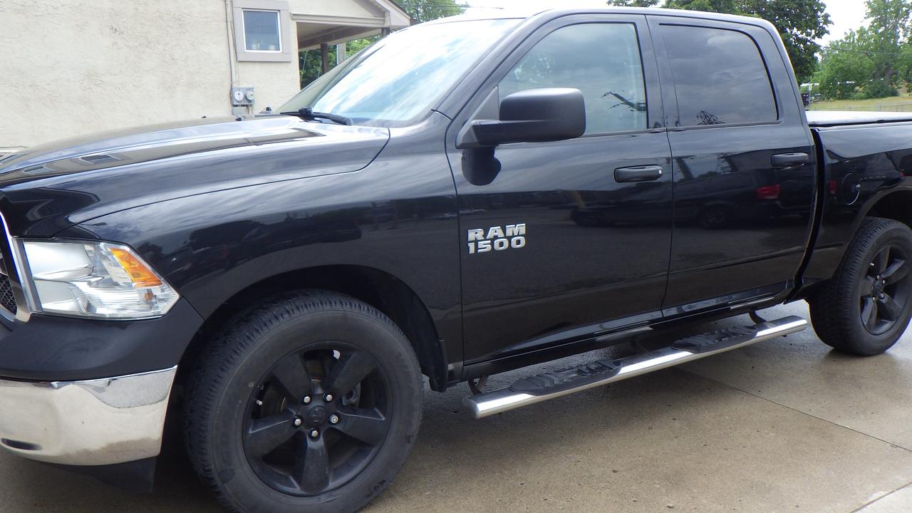 <p>Excellent clean condition. Runs and drives great. Nice clean pick-up. Comes with a valid safety inspection, fresh oil and filter change. Powertrain warranty available.&nbsp; Taxes and licence extra.</p>