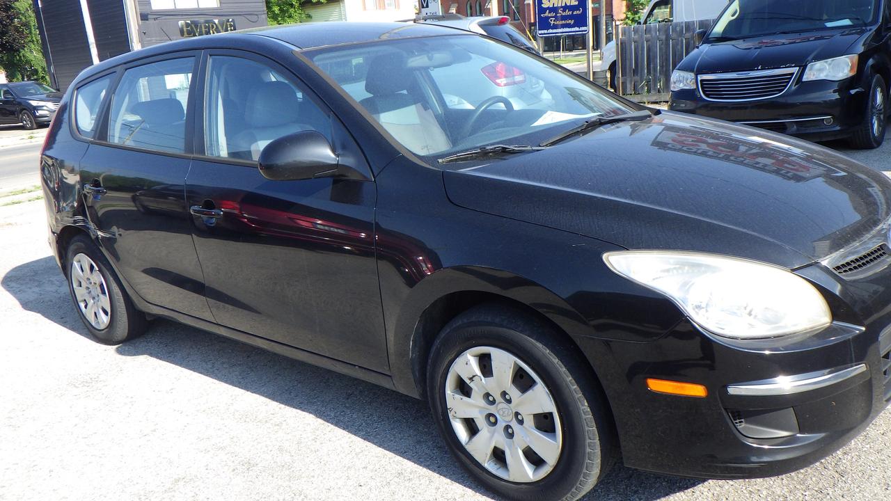 2012 Hyundai Elantra Touring 4dr Wgn Auto L Photo