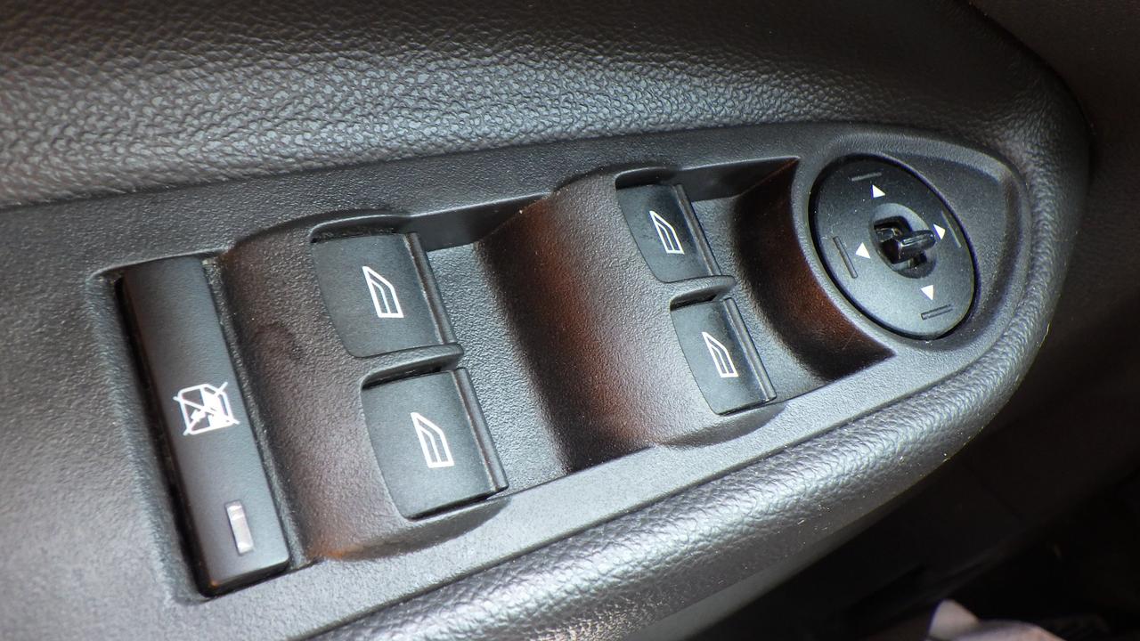 2016 Ford Escape SE Photo