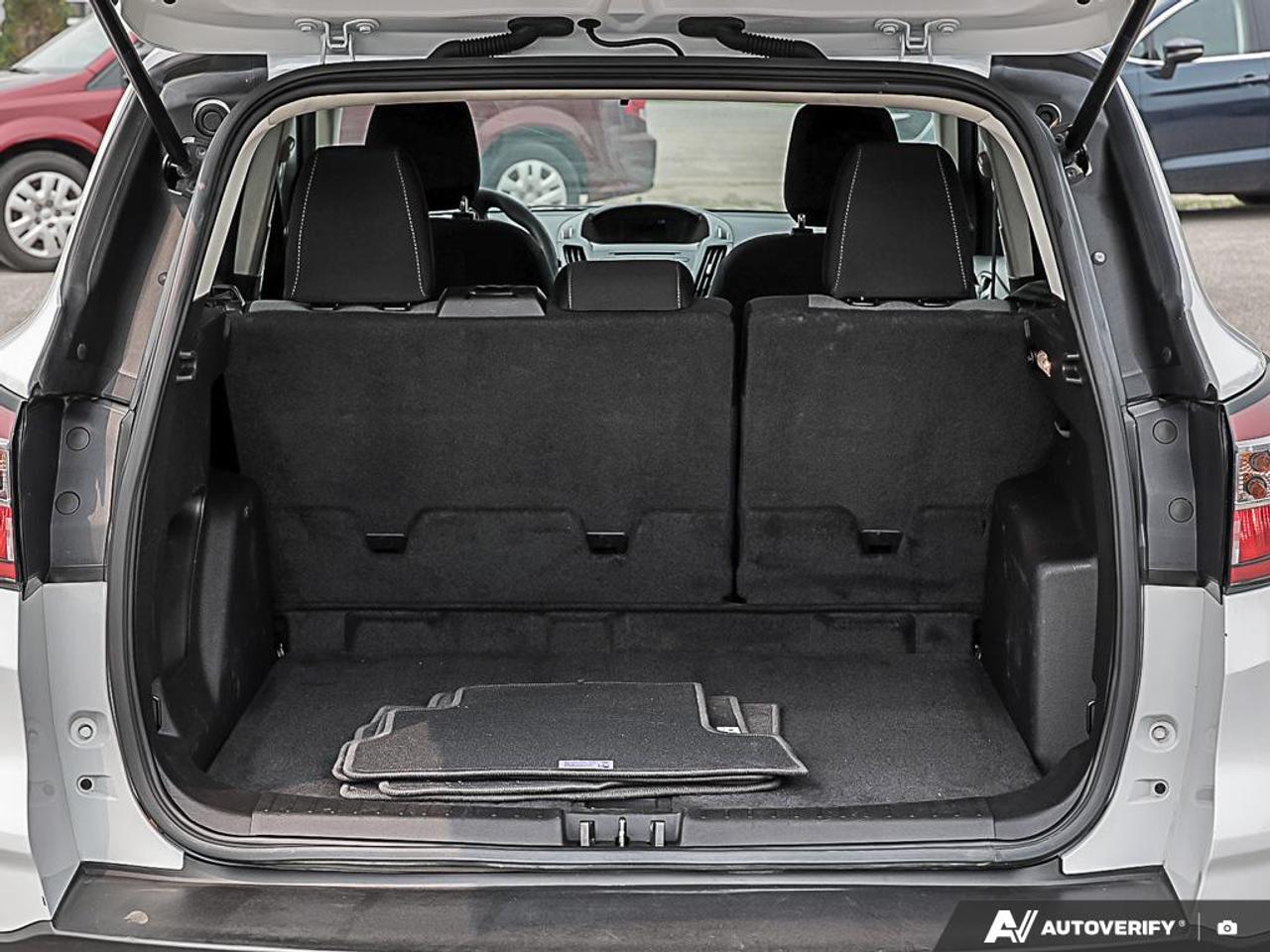 2018 Ford Escape SE, AWD, R/V CAM, HEATED SEATS Photo