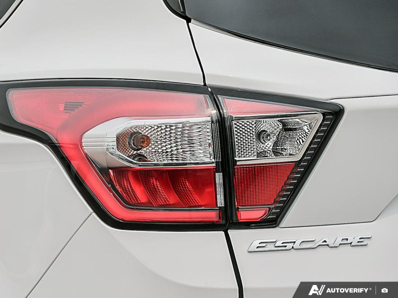 2018 Ford Escape SE, AWD, R/V CAM, HEATED SEATS Photo