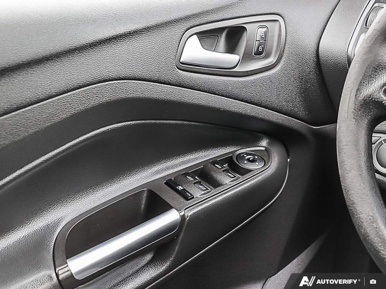 2018 Ford Escape SE, AWD, R/V CAM, HEATED SEATS - Photo #17