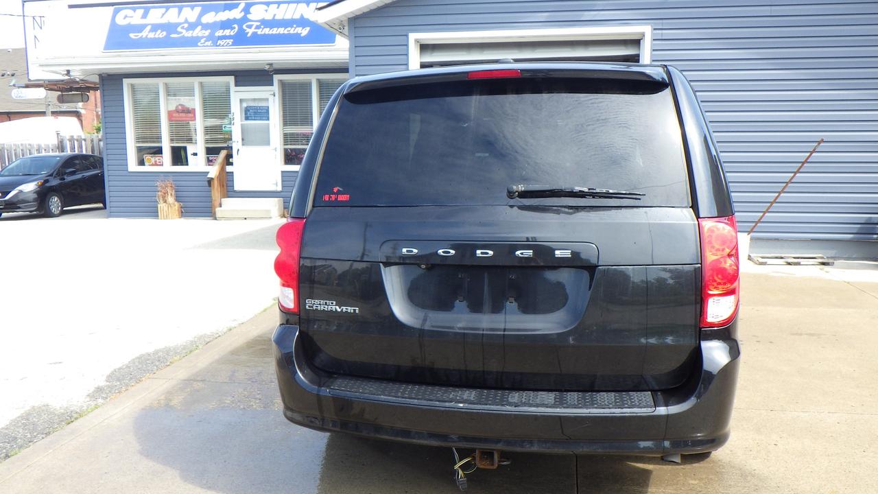2018 Dodge Grand Caravan SXT Photo