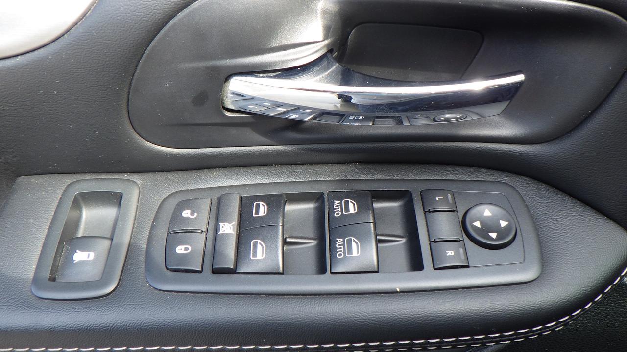 2018 Dodge Grand Caravan SXT Photo