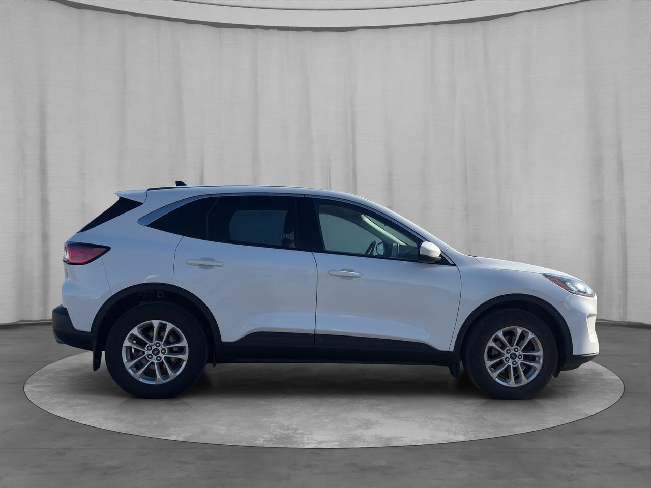 2021 Ford Escape SE AWD Photo