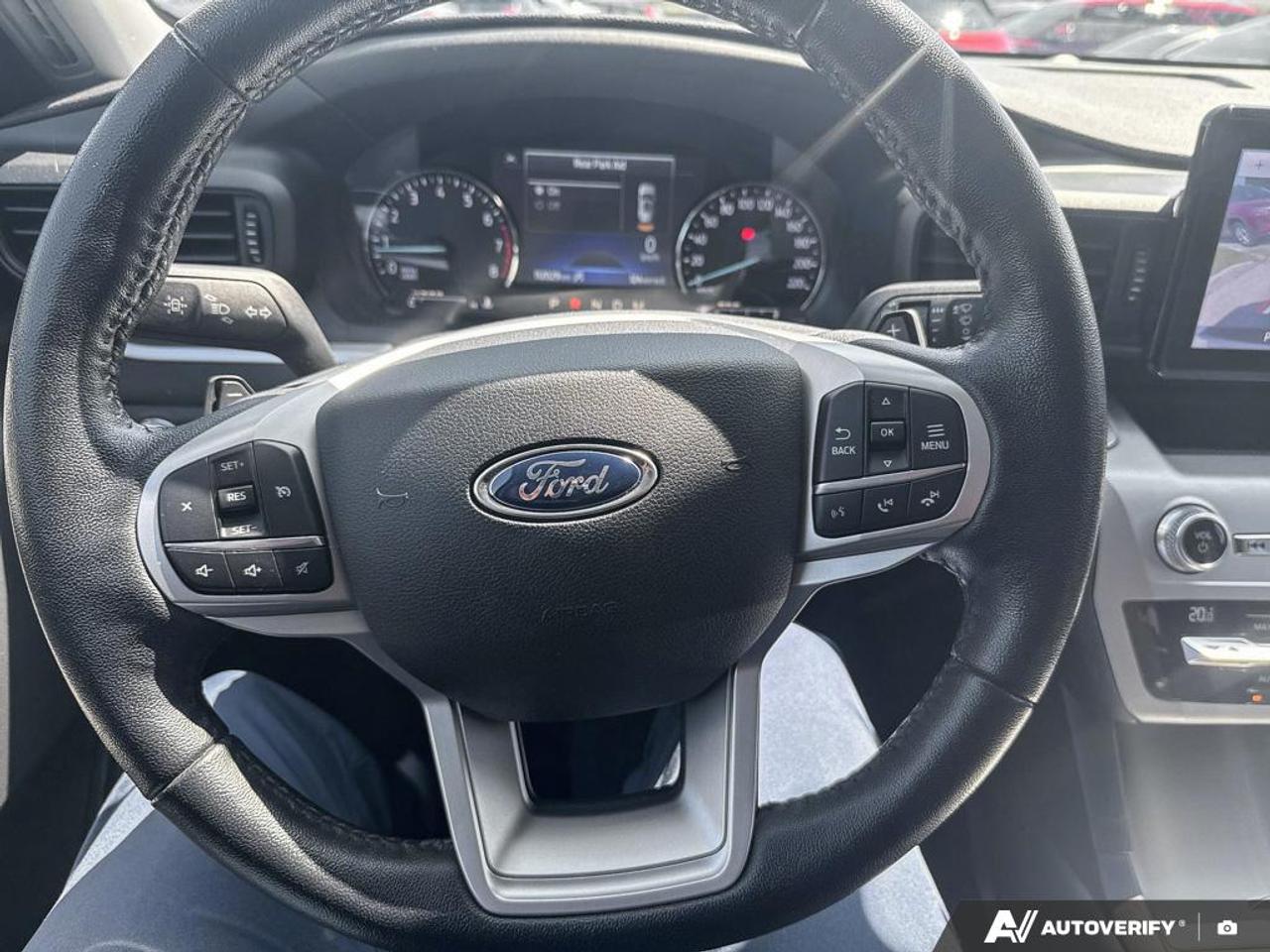 2020 Ford Explorer XLT / 7 PASS / BLINDSPOT / HTD SEATS /PWR TAILGATE Photo