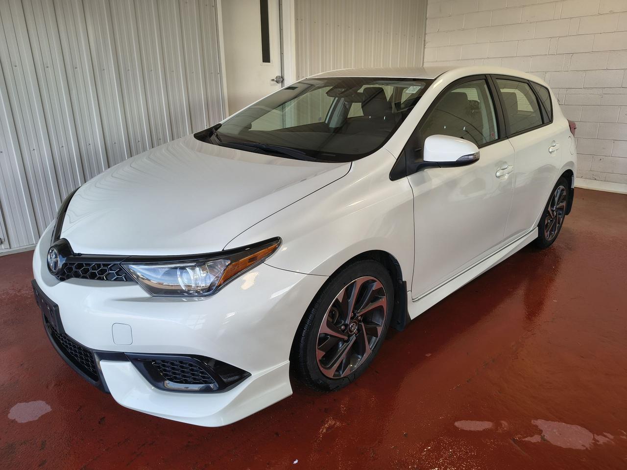 2017 Toyota Corolla iM  Photo0