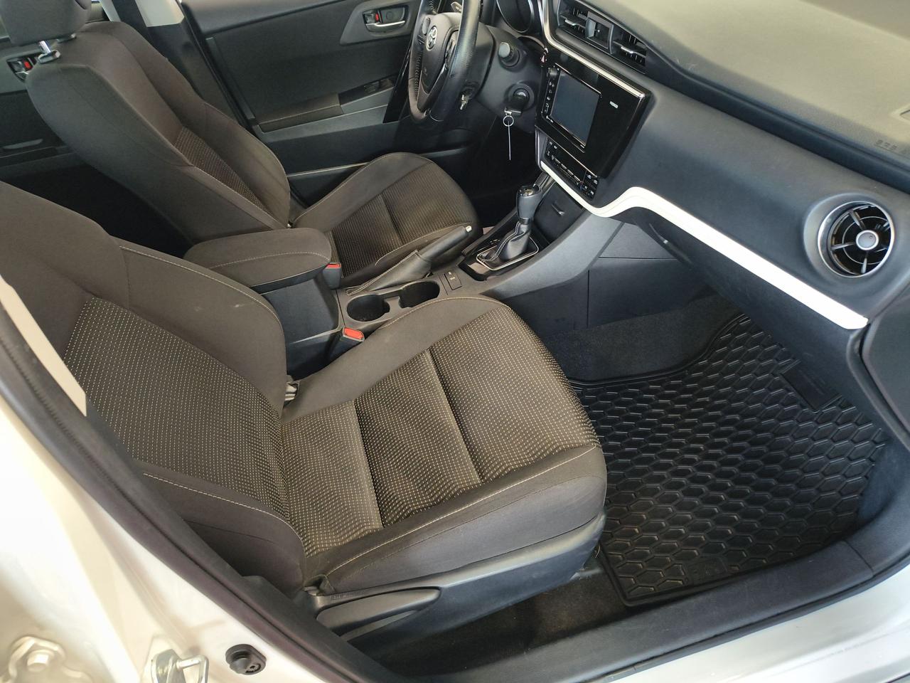 2017 Toyota Corolla iM  Photo0