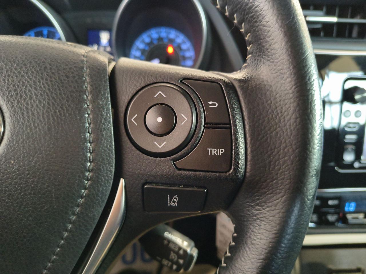 2017 Toyota Corolla iM  Photo0