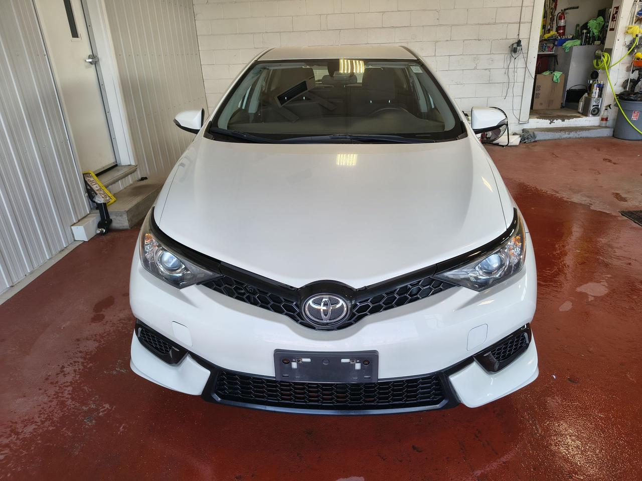 2017 Toyota Corolla iM  Photo0