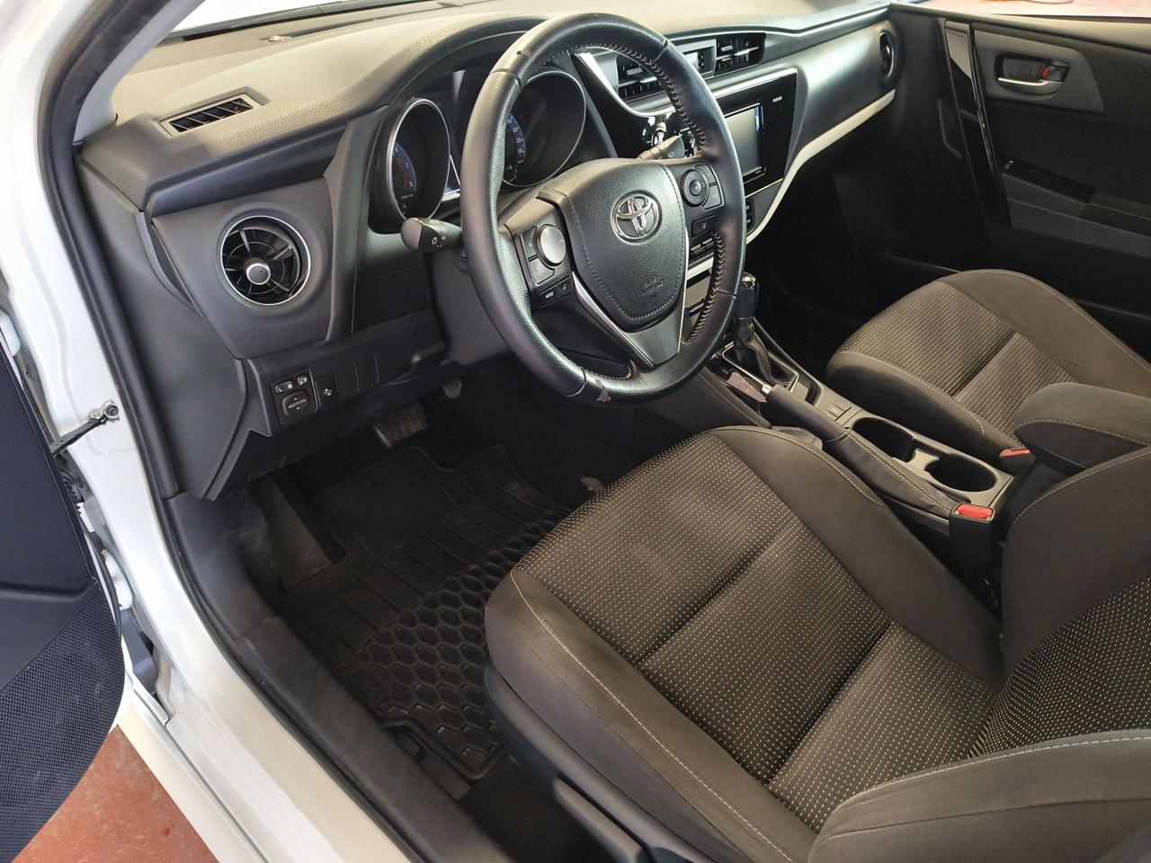 2017 Toyota Corolla iM  Photo0