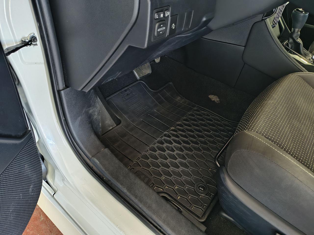 2017 Toyota Corolla iM  Photo0