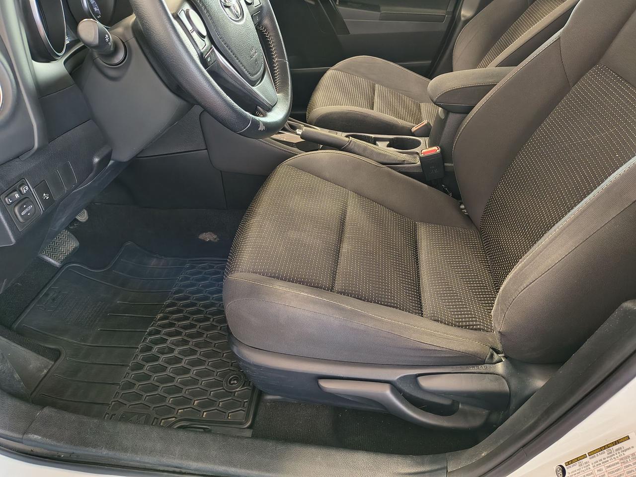 2017 Toyota Corolla iM  Photo0