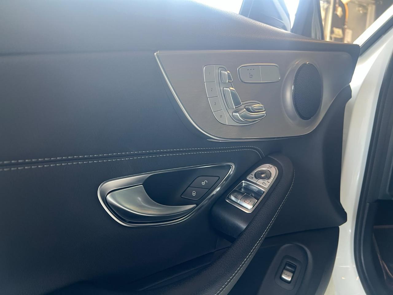 2020 Mercedes-Benz C-Class C 300| CLEAN CARFAX| NO ACCIDENTS Photo