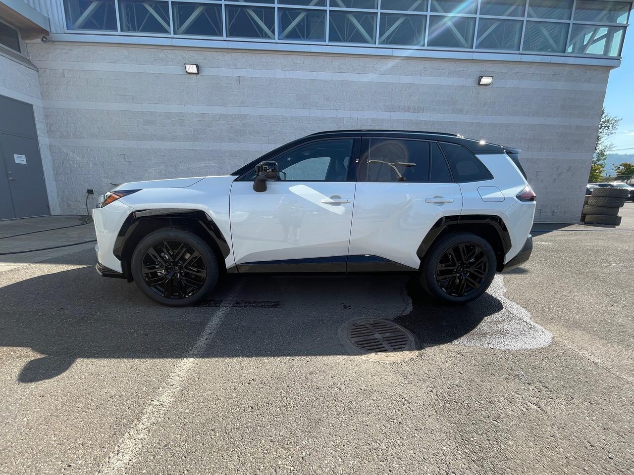 2026 Toyota RAV4 Plug-In Hybrid XSE Photo2