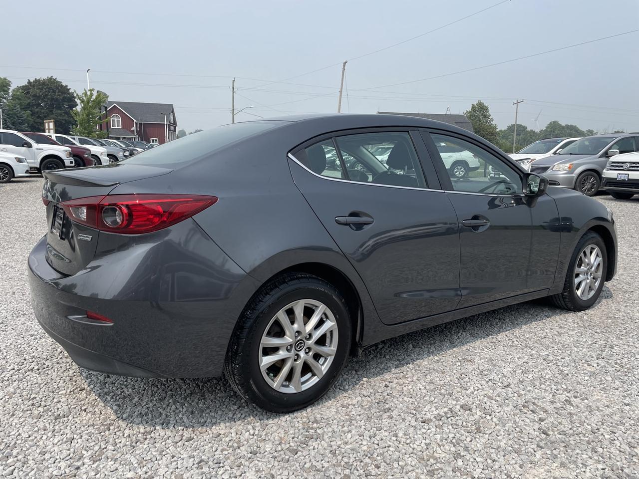 2015 Mazda MAZDA3 i Touring AT 4-Door Photo